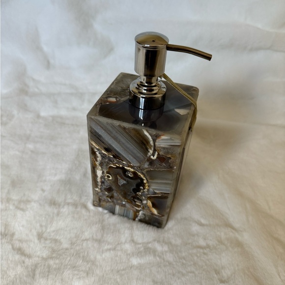 Luxurious Agate Bathroom Accessories Set Of 3 - Picture 9 of 14